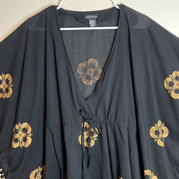 Moda International Black Tunic with Gold Hibiscus Blossoms, Size Medium - Picture 2 of 10